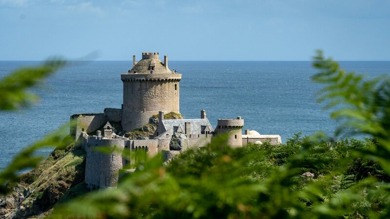 Fort la Latte sur les falaises de la côte bretonne des Côtes-d'Armor