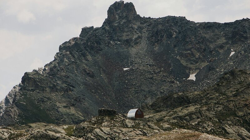 Massif des Écrins et lac de Serre-Ponçon dans les Hautes-Alpes