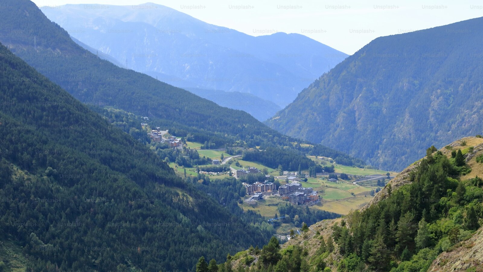 Cirque de Gavarnie et Pic du Midi dans les Hautes-Pyrénées