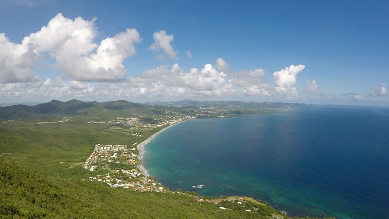 Montagne Pelée et baie de Fort-de-France en Martinique