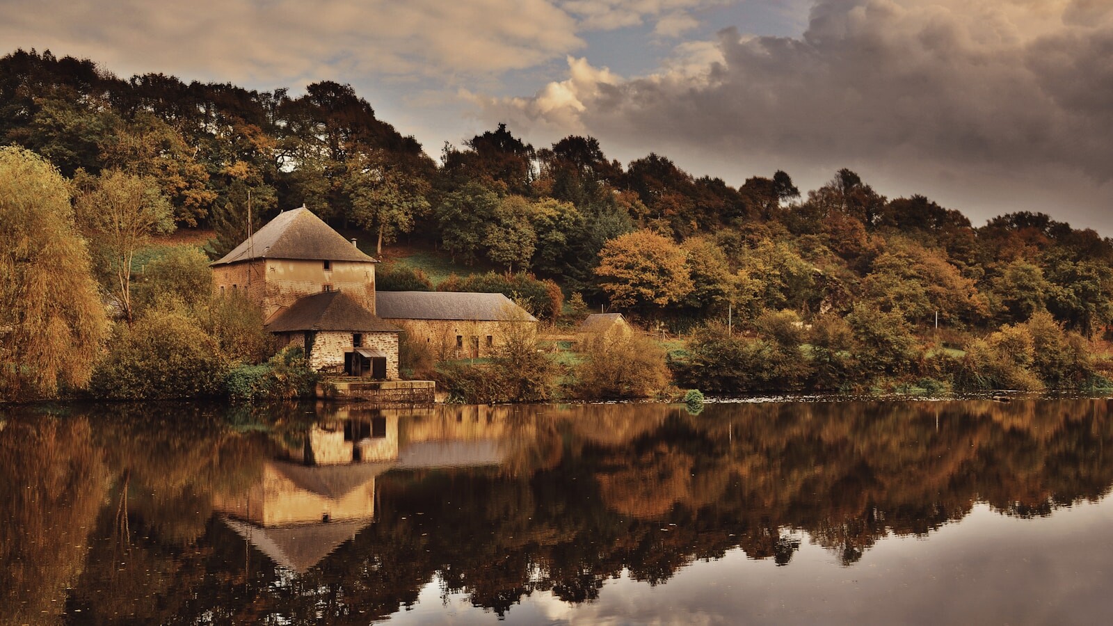 Vallée de la Mayenne et bocages verdoyants de Mayenne