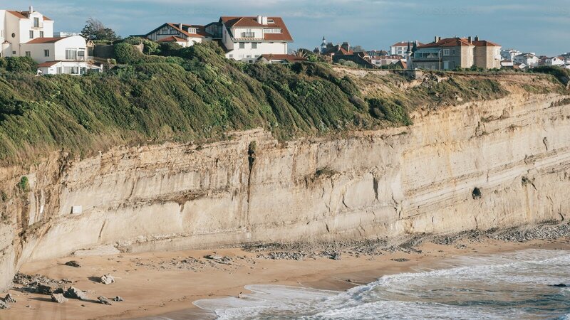 Côte basque et pic du Midi d'Ossau dans les Pyrénées-Atlantiques