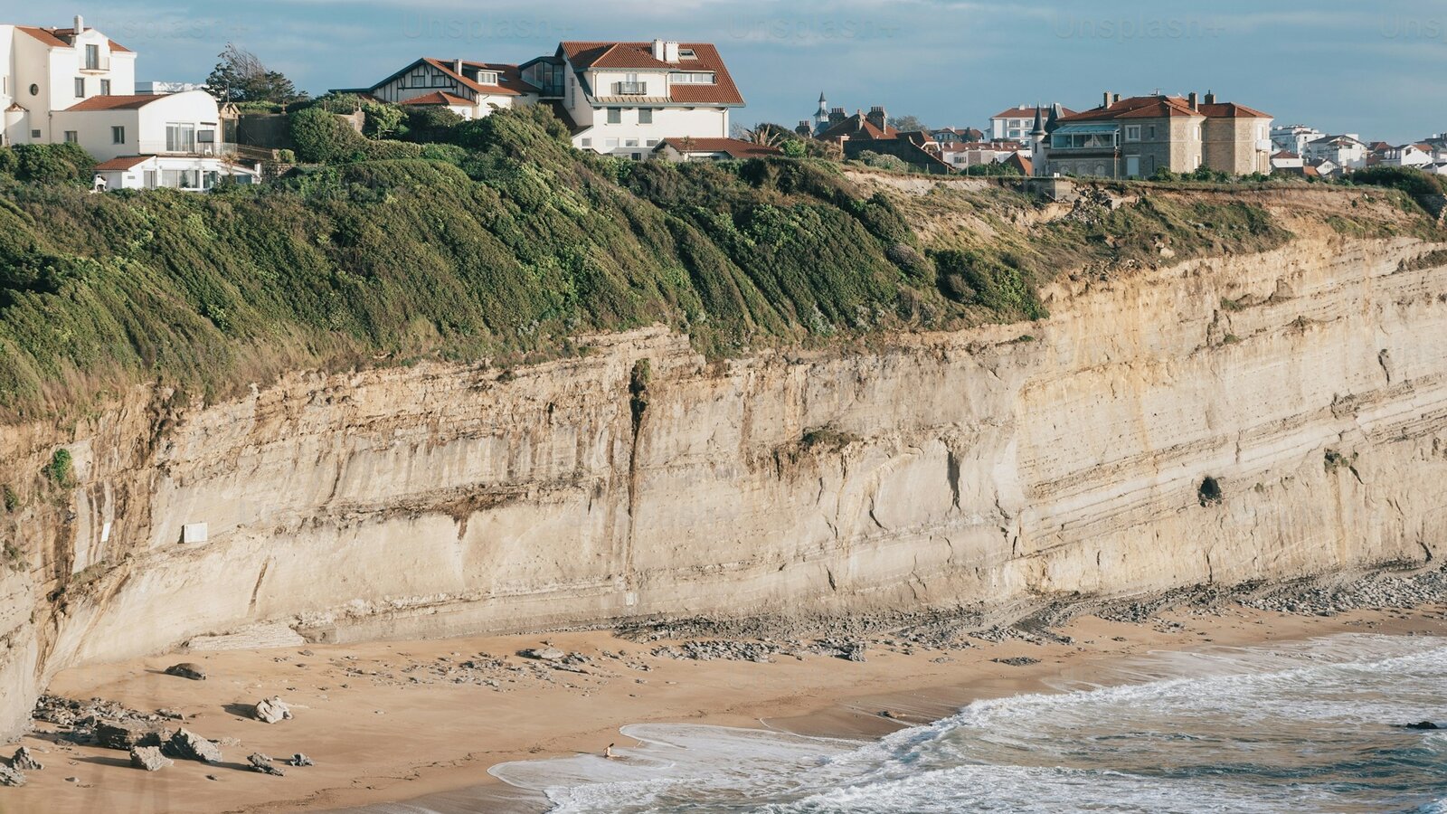 Côte basque et pic du Midi d'Ossau dans les Pyrénées-Atlantiques