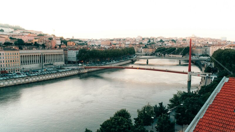 Vue panoramique de Lyon et la confluence du Rhône et de la Saône